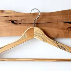 Wieszak do przedpokoju DIY: Stwórz unikalny mebel i oszczędź!