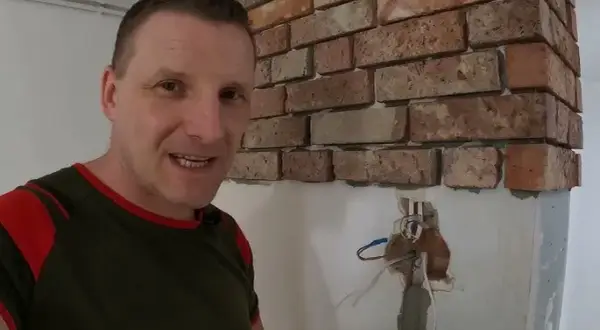 Jak kłaść cegłę dekoracyjną? Kompletny poradnik DIY krok po kroku
