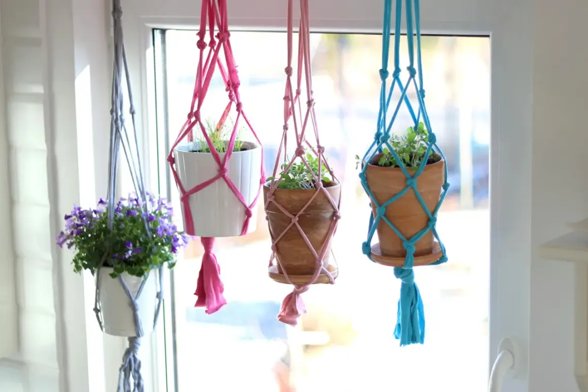 Kwietnik stojący DIY: Zrób to sam! 3 projekty, poradnik krok po kroku