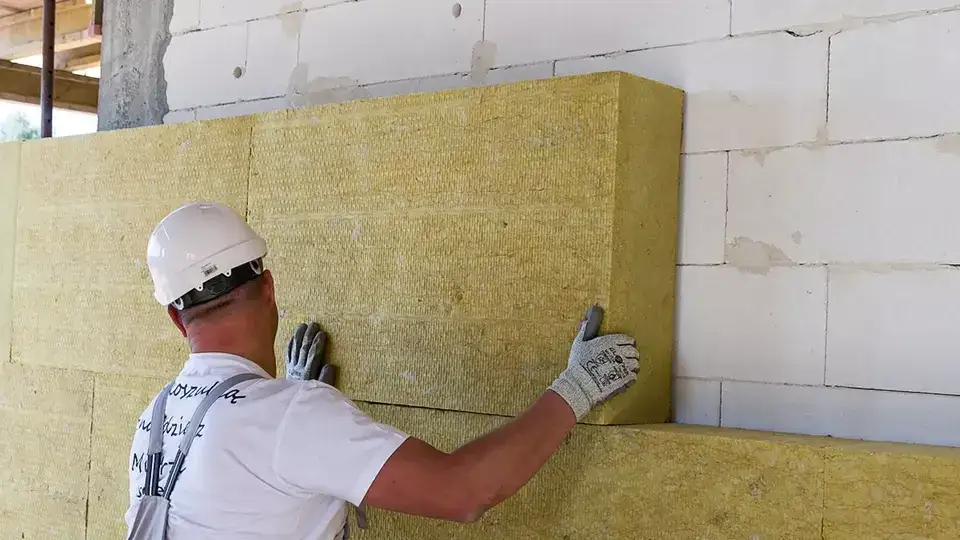 izolacja ścian od wewnątrz materiały, wełna mineralna, płyty klimatyczne, styropian