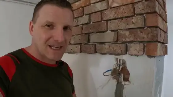 Jak kłaść cegłę dekoracyjną? Kompletny poradnik DIY krok po kroku